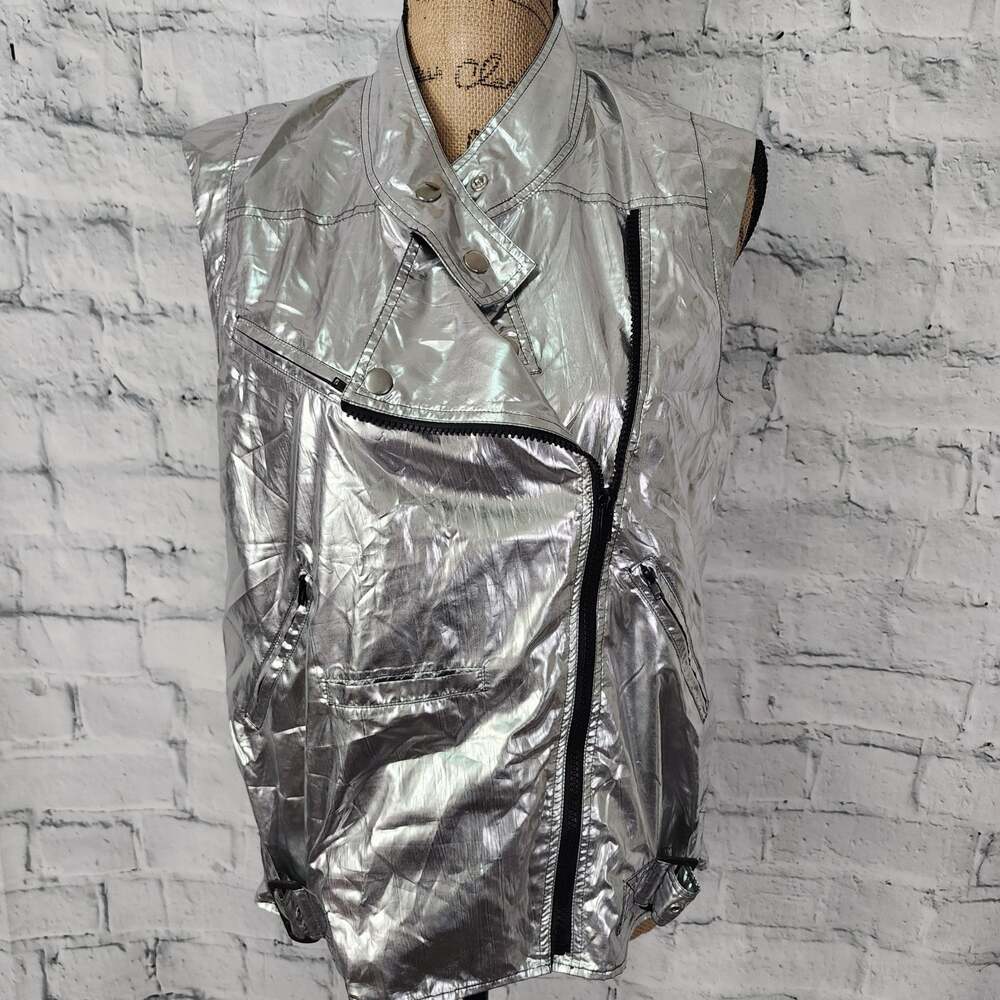 metallic silver tone Vest sz M zip up A40